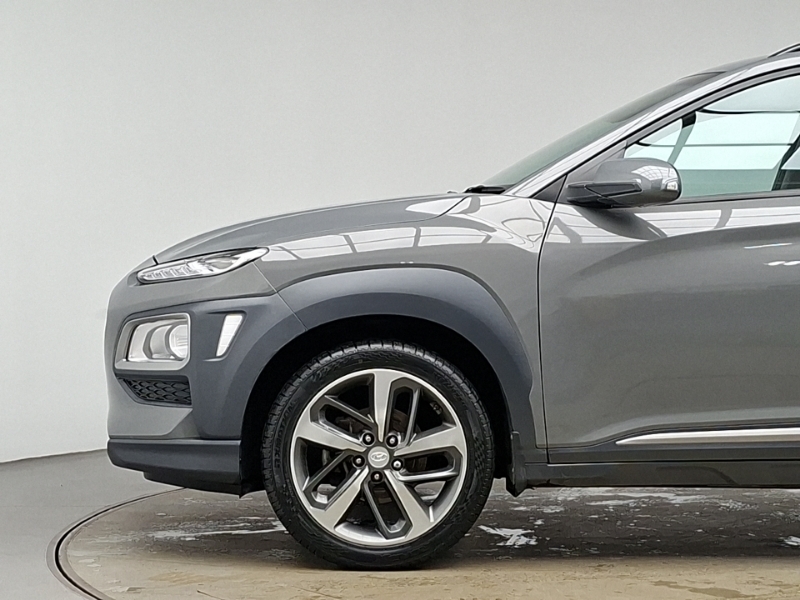 Hyundai Kona Hatchback Red #19