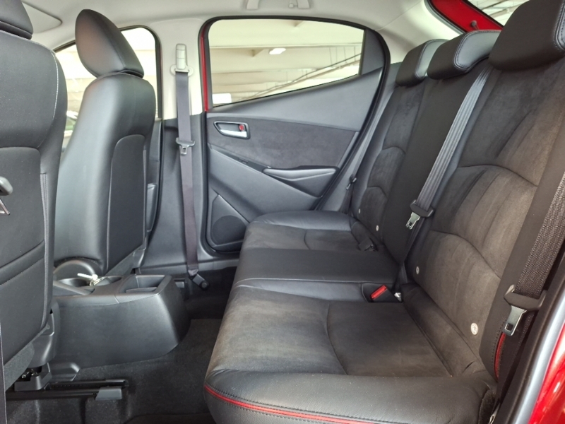 Mazda 2 1.5 E-skyactiv G Mhev Homura Aka Red #6
