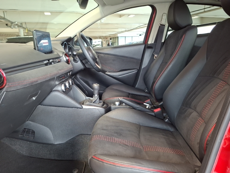 Mazda 2 1.5 E-skyactiv G Mhev Homura Aka Red #5