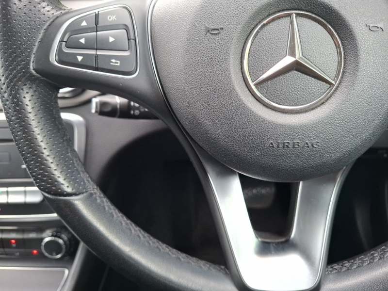 Mercedes-Benz GLA Class 200 Amg Line Silver #12