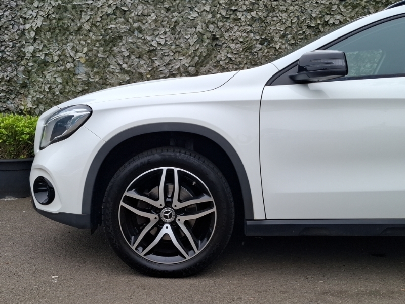 Mercedes-Benz GLA Class 200 Amg Line Silver #19
