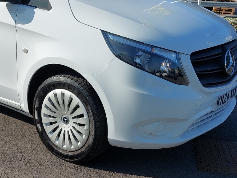 Mercedes-Benz Vito 116 Select L3 Black #20