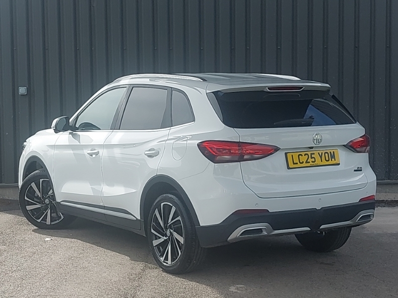 MG ZS 1.5 Hybrid Trophy White #2