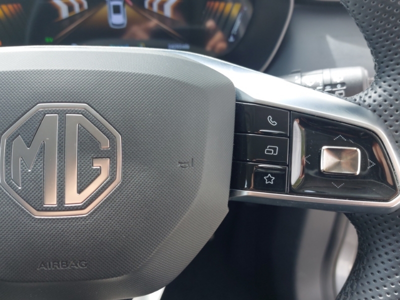 MG ZS 1.0T Gdi Exclusive 2024 Red #13