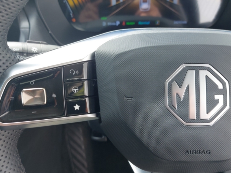 MG ZS 1.0T Gdi Exclusive 2024 Red #12