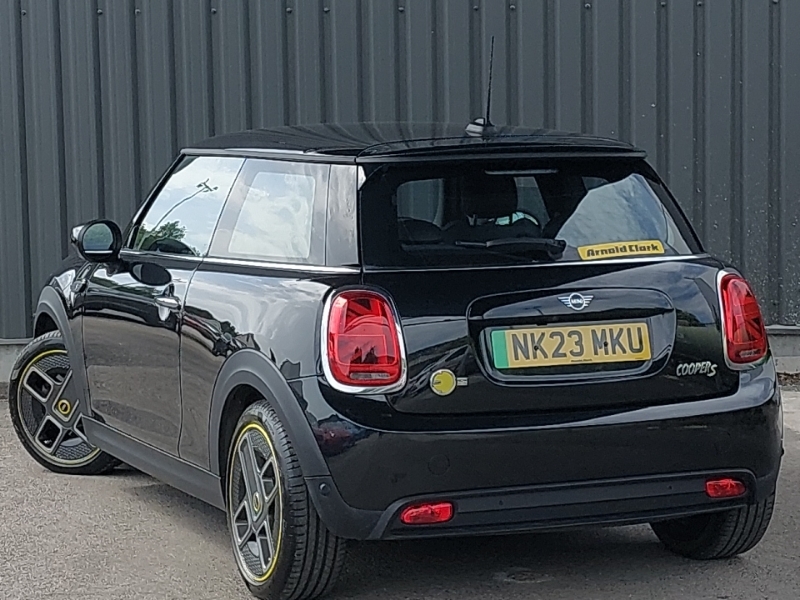 Mini Hatch 135Kw Cooper S Level 2 33Kwh Black #2