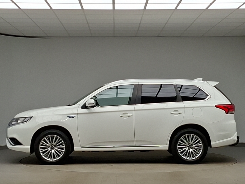 Mitsubishi Outlander 2.4 Phev Juro Commercial White #4