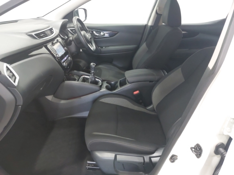 Nissan Qashqai 1.5 Dci 115 Acenta Premium White #5