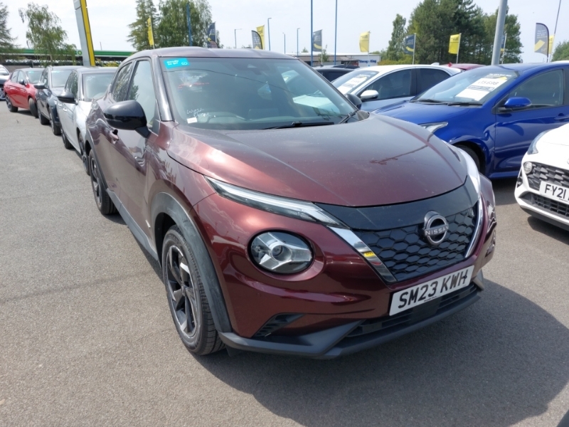 Nissan Juke 1.6 Hybrid N-connecta Red