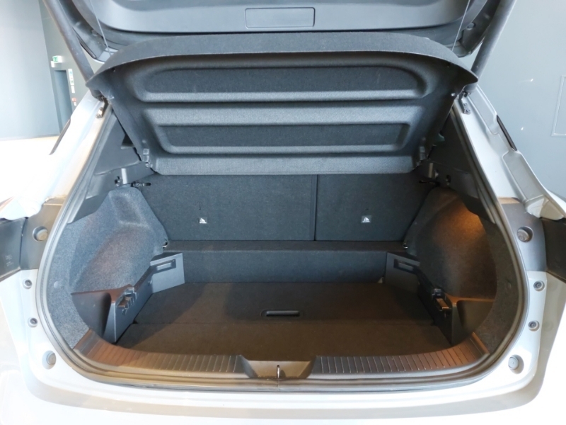 Nissan Qashqai E-power Acenta Premium Red #18