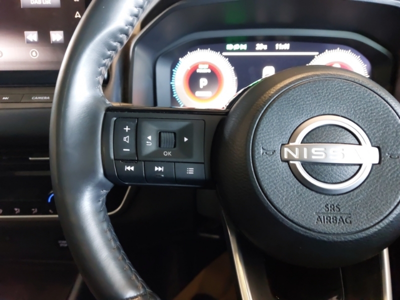 Nissan Qashqai E-power Acenta Premium Red #12