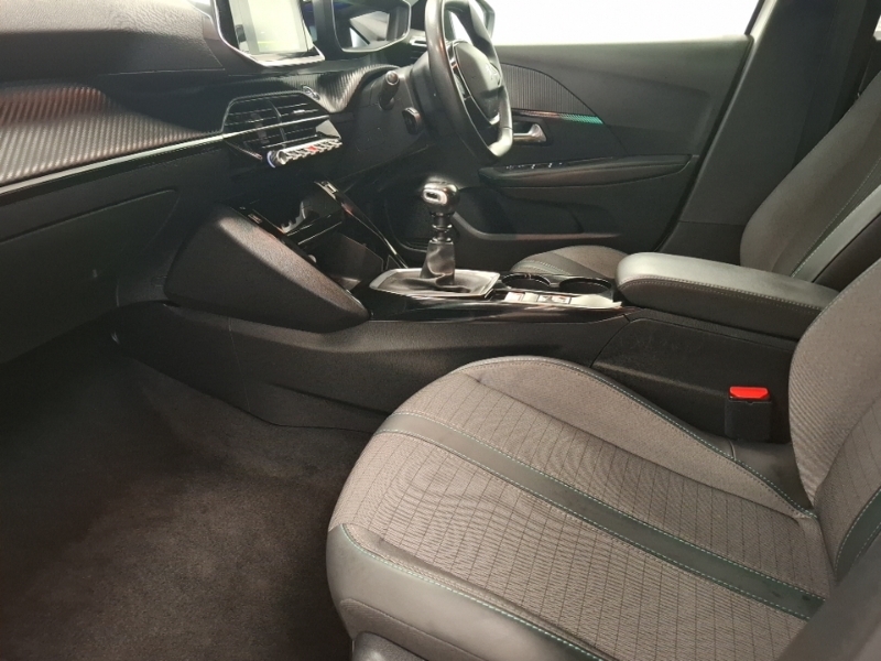 Peugeot 208 1.2 Puretech 100 Allure White #5