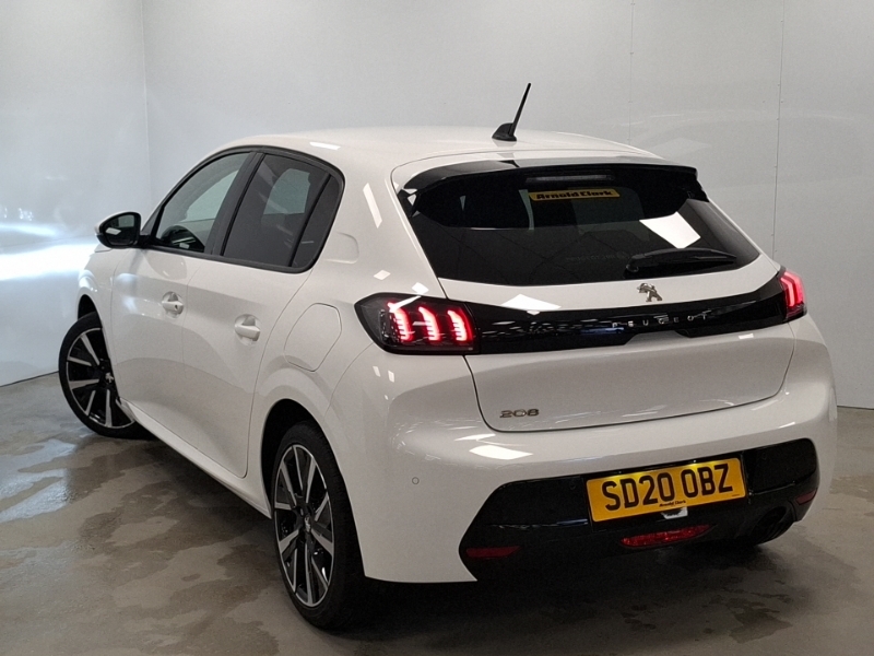 Peugeot 208 1.2 Puretech 100 Allure White #2