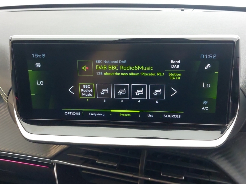 Peugeot 208 Active Premium Black #11