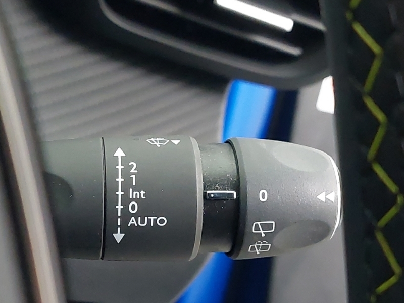 Peugeot 208 Active Premium Black #17