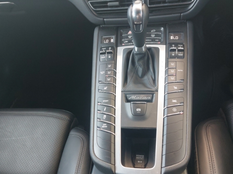 Porsche Macan Suv Black #15