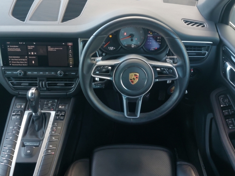 Porsche Macan Suv Black #8