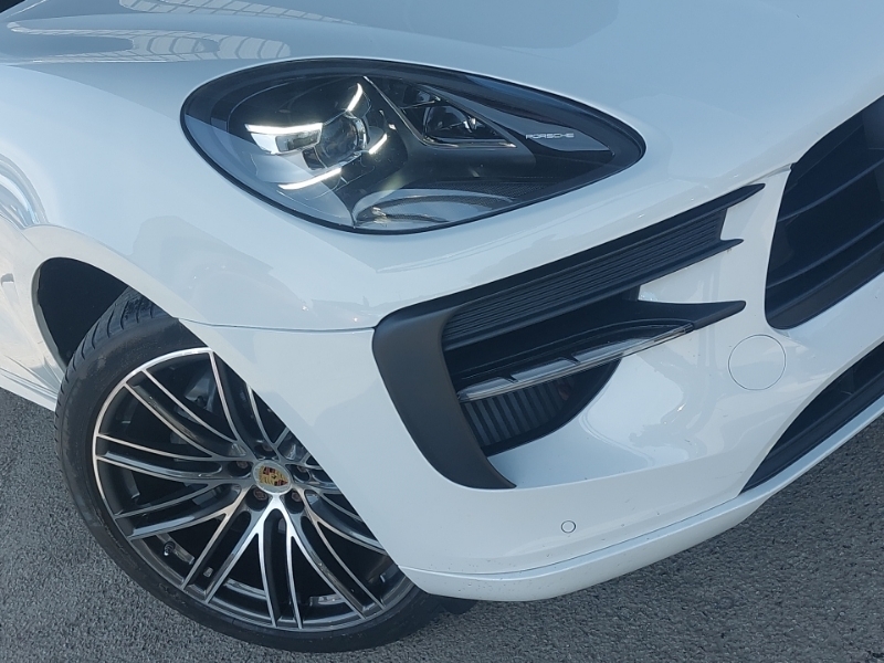 Porsche Macan Suv Black #20