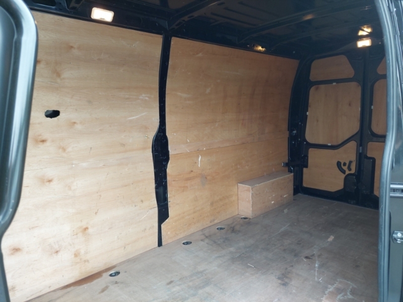 Renault Master Lm35dci 135 Business Medium Roof Van Black #6
