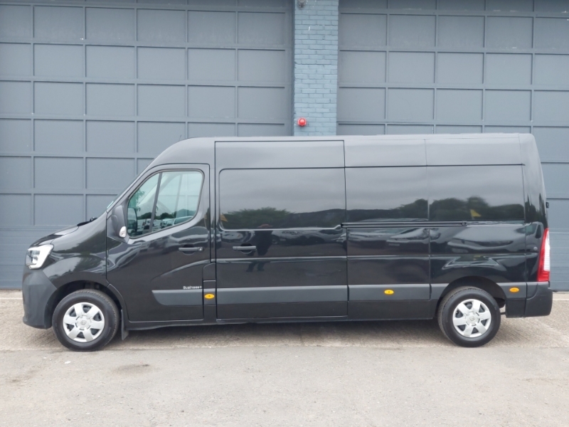 Renault Master Lm35dci 135 Business Medium Roof Van Black #4