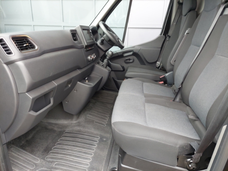 Renault Master Lm35dci 135 Business Medium Roof Van Black #5