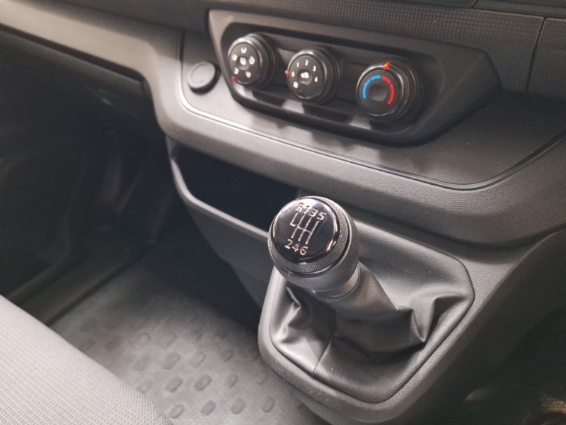 Renault Trafic 2.0 Trafic Sl28 White #17