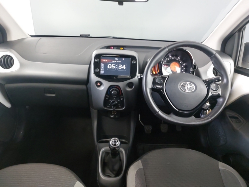 Toyota Aygo 1.0 Vvt-i X-play Tss White #3