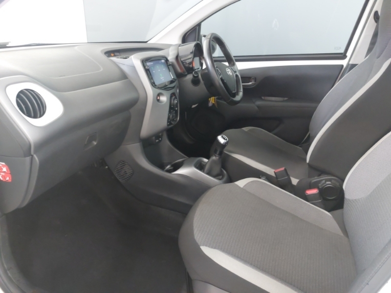 Toyota Aygo 1.0 Vvt-i X-play Tss White #5