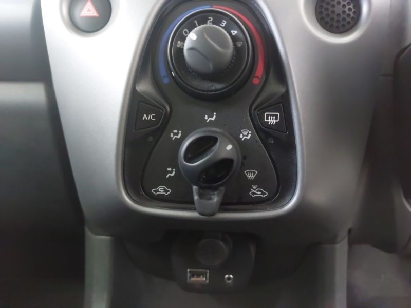 Toyota Aygo Hatchback #15