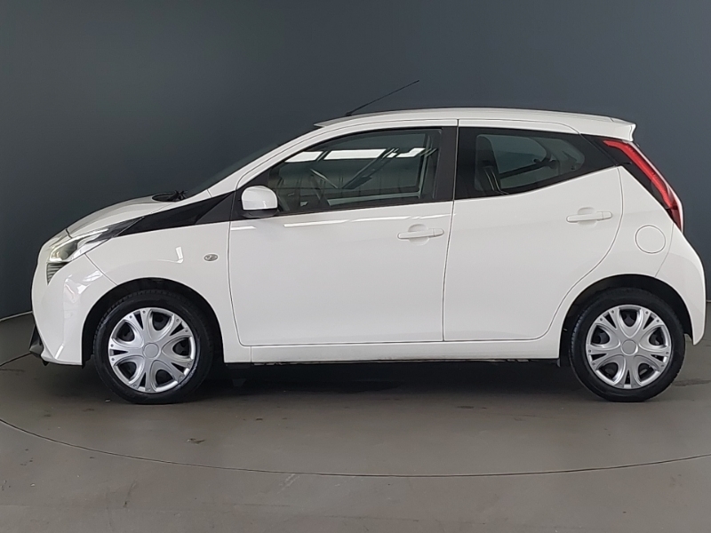 Toyota Aygo 1.0 Vvt-i X-play Tss White #4