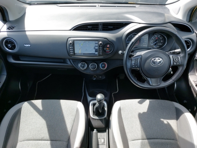 Toyota Yaris 1.5 Vvt-i Y20 Bi-tone Gold #3