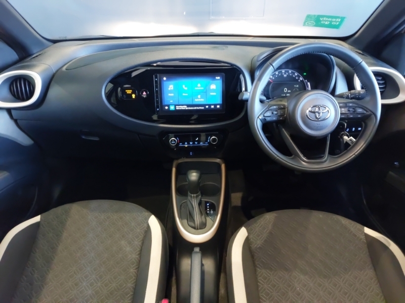 Toyota Aygo X 1.0 Vvt-i Edge Beige #3