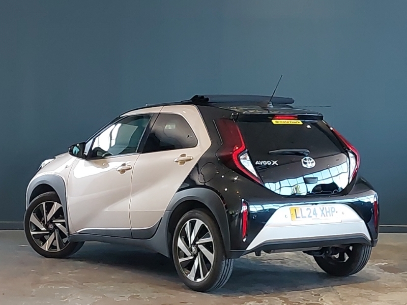 Toyota Aygo X 1.0 Vvt-i Edge Beige #2
