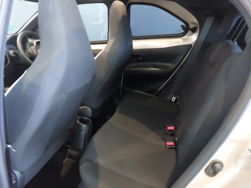 Toyota Aygo X 1.0 Vvt-i Edge Beige #6