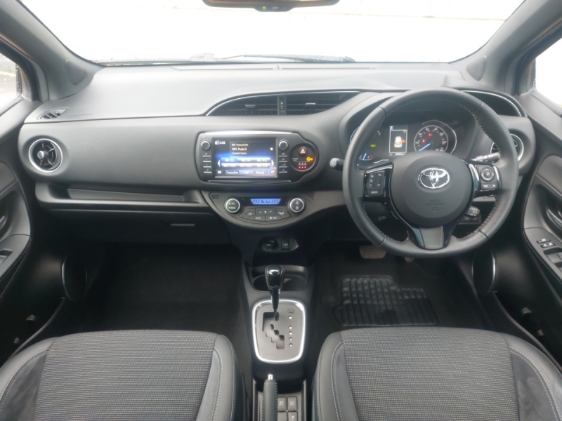 Toyota Yaris 1.5 Hybrid Excel Cvt Blue #3