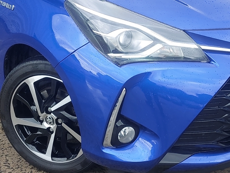 Toyota Yaris Hatchback Red #20