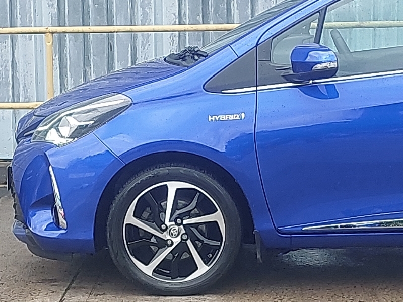 Toyota Yaris Hatchback Red #19