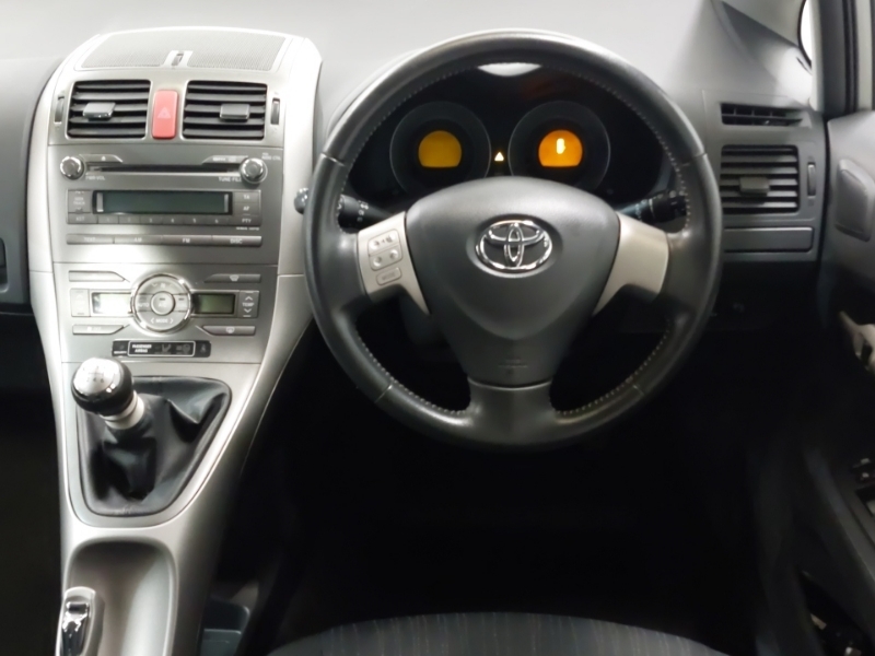 Toyota Auris Hatchback 1.33 Blue #8