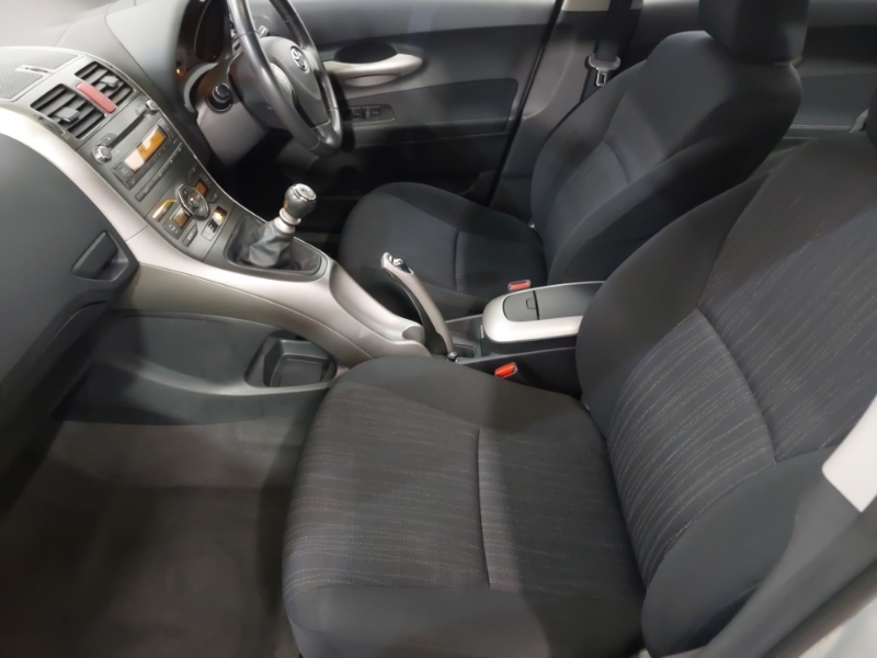 Toyota Auris Hatchback 1.33 Blue #5
