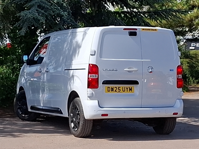 Vauxhall Vivaro 1.5 Turbo D 120 Pro H1 Van White #2