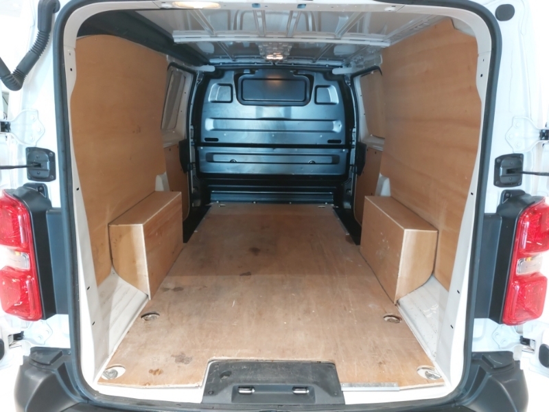 Vauxhall Vivaro 3100 2.0D 145Ps Pro H1 Van White #18