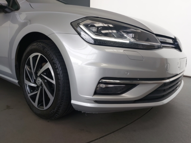 Volkswagen Golf R Black #20
