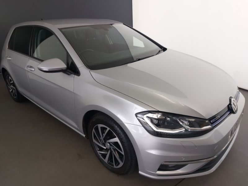Volkswagen Golf R Black #7
