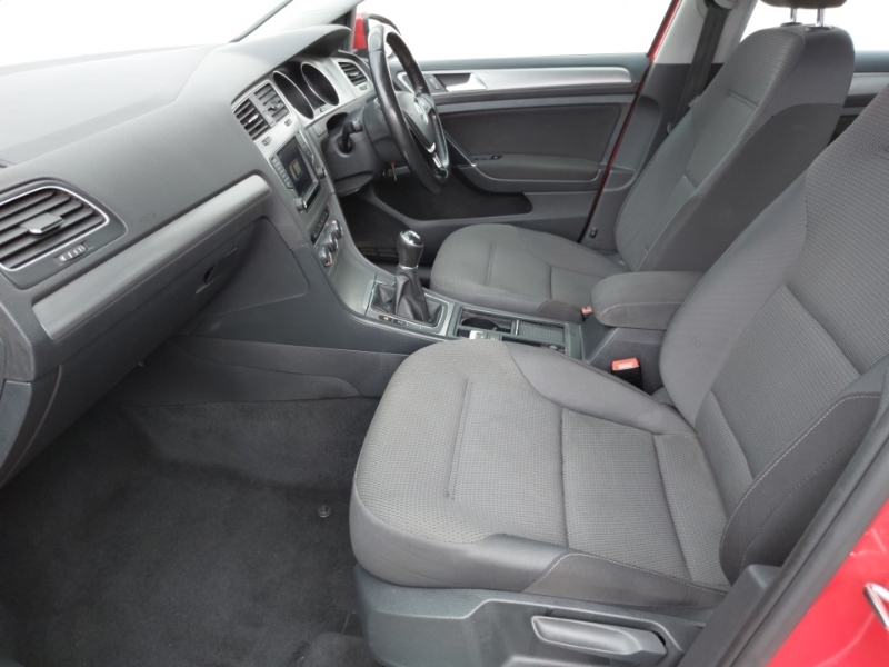 Volkswagen Golf 1.6 Tdi 110 Match Edition Red #5