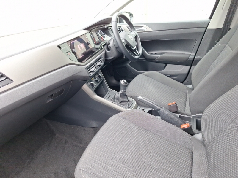 Volkswagen Polo 1.0 Tsi 95 Match Black #5