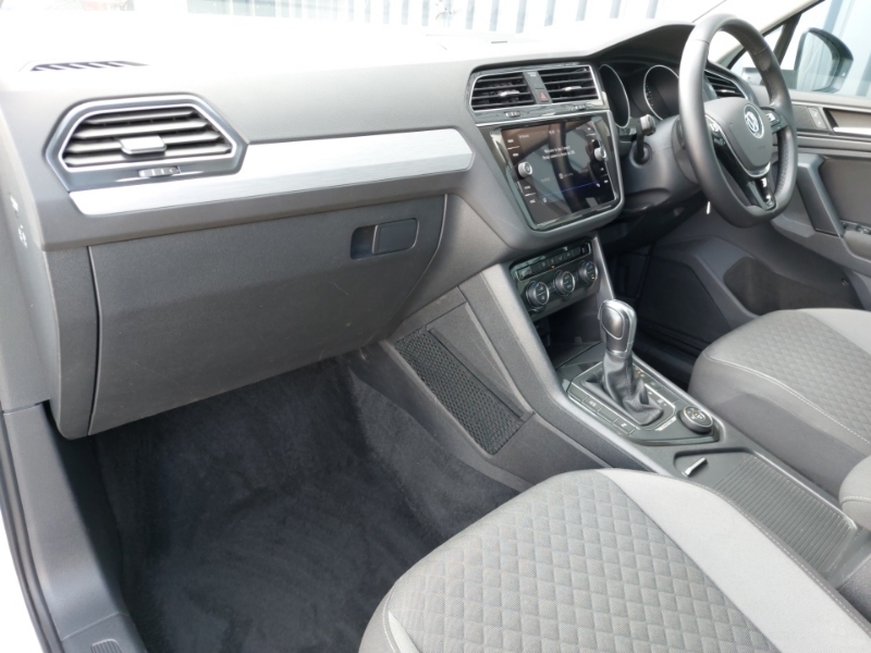 Volkswagen Tiguan 2.0 Tdi 150 4Motion Se Nav Dsg White #5