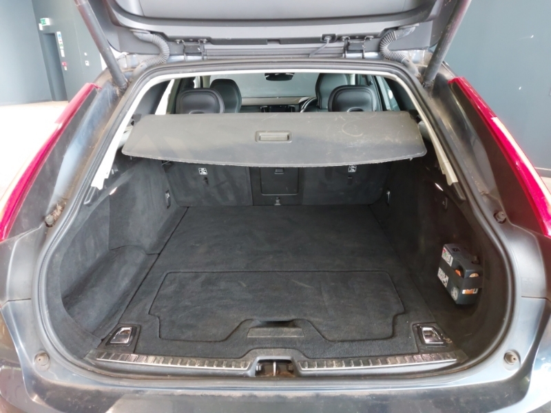 Volvo V90 T4 Momentum  #16