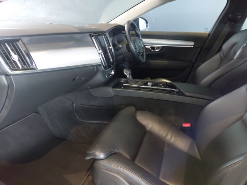 Volvo V90 2.0 T4 Momentum Plus Geartronic Blue #4