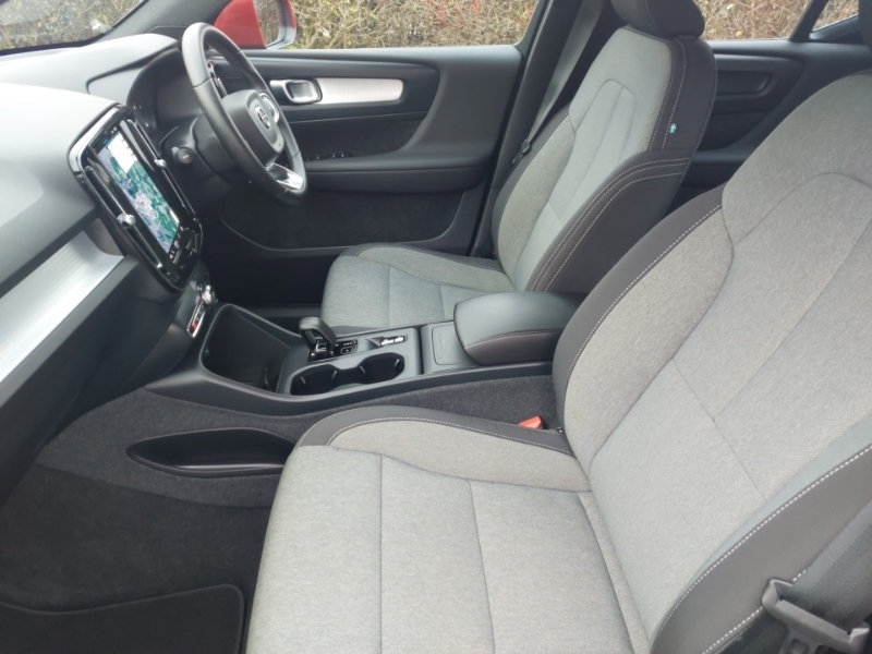 Volvo XC40 2.0 B3p Core Red #5