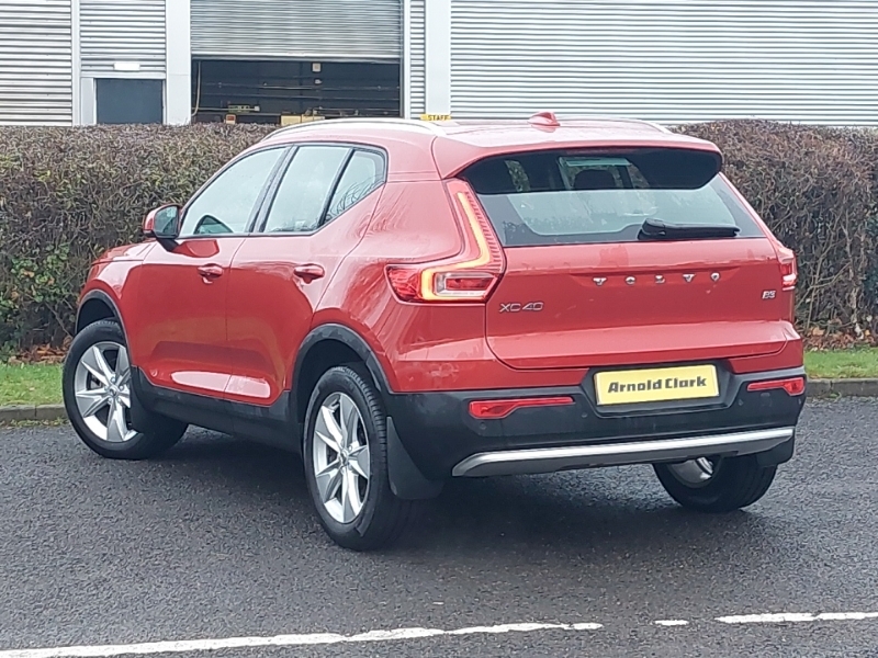 Volvo XC40 2.0 B3p Core Red #2
